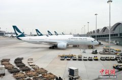旅游旺季加留学生出境高峰 国泰航空8月载客量同比升30%